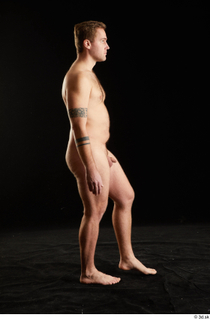 Albin  1 nude side view walking whole body 0003.jpg